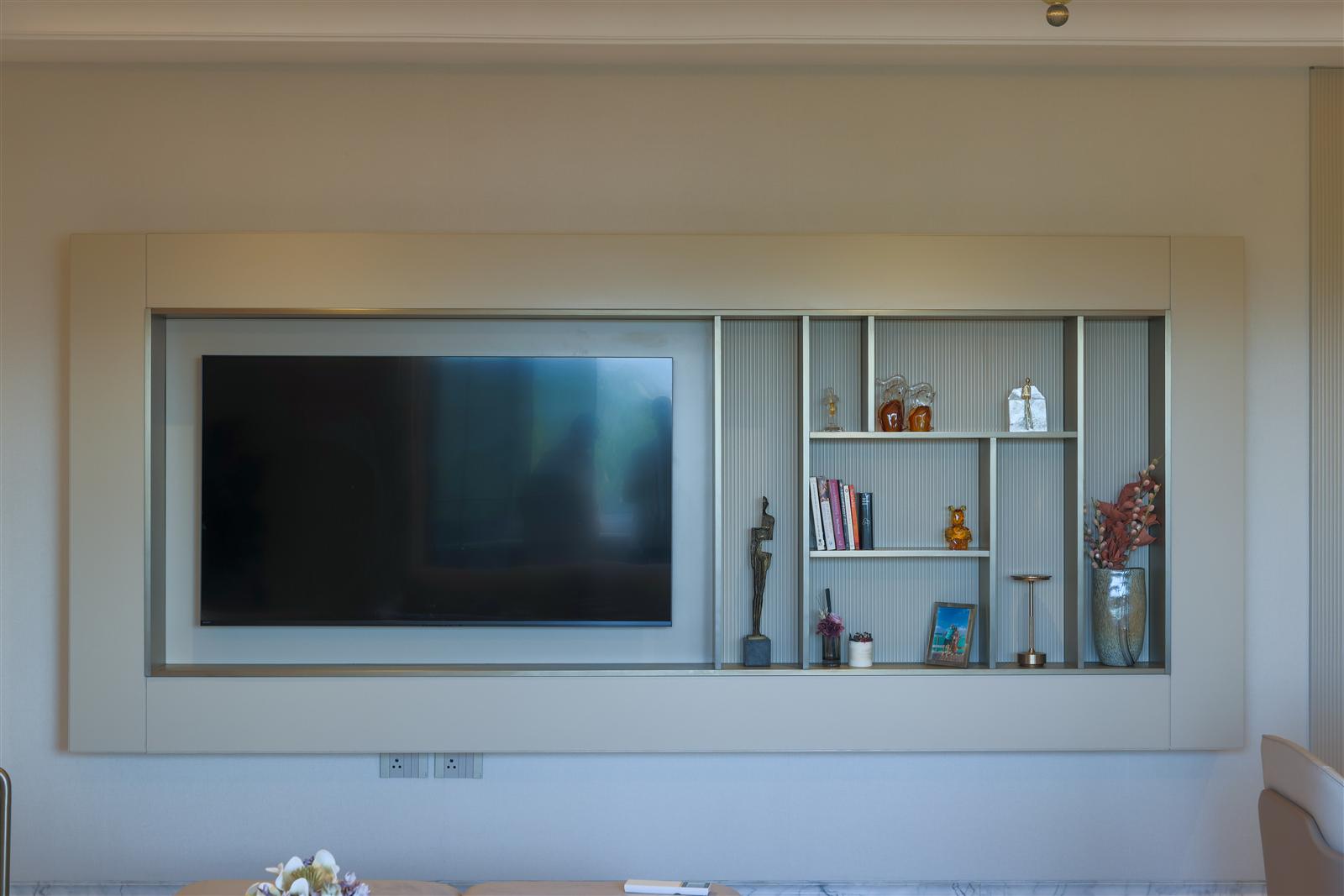 Spanish Garden Residence — interior detail